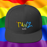 TANZ - The Pride - Snapback-Cap - mit regenbogenfarbene Stickerei (front) und Logo weiß seitlich